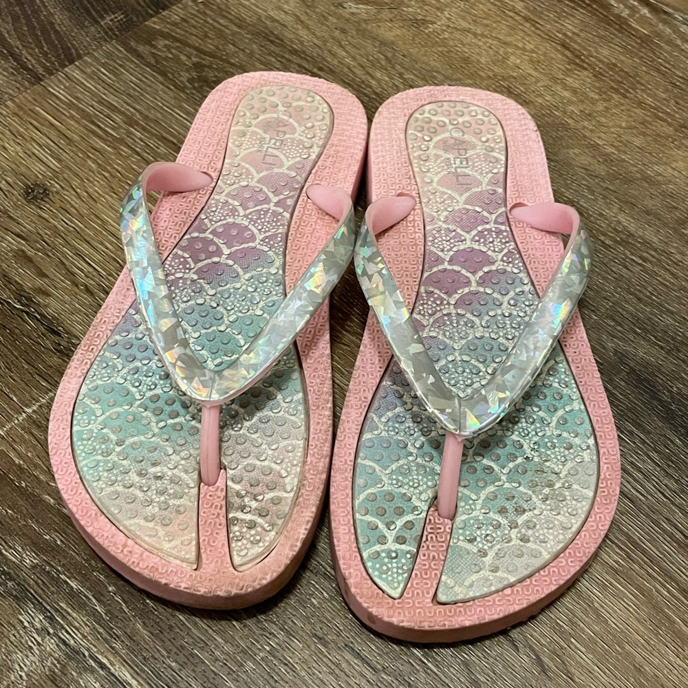 Girls flip flops